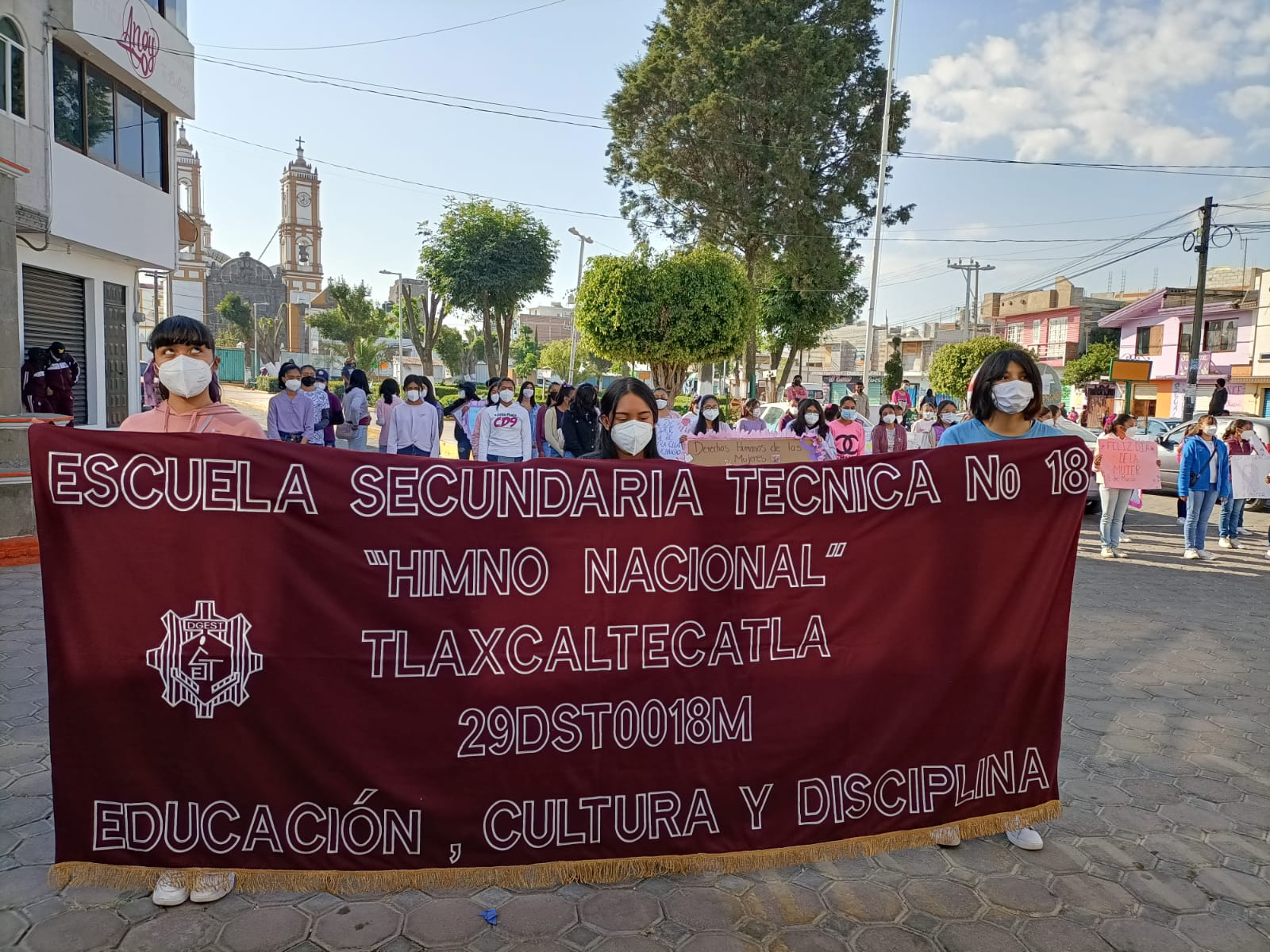 Secundaria Técnica de Ayometla conmemora con marcha el Día Internacional de la Mujer